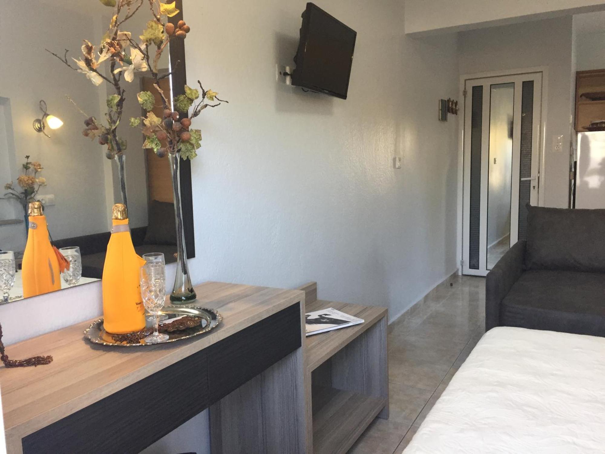 Litsa Haus Estate Residences & Suites - Adults Only & Kids 8 Plus- アスプロヴァルタ エクステリア 写真